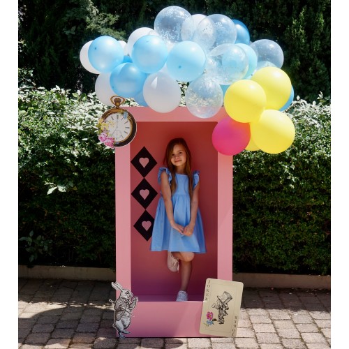 Ροζ Photo Booth Με Μπαλόνια - Παιδικό Πάρτυ Αλίκη Στη Χώρα Των Θαυμάτων (Για Ενοικίαση)